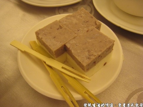 京星港式飲茶，耶汁紅豆糕，不是很甜，是我喜歡的甜度，味道普普。 