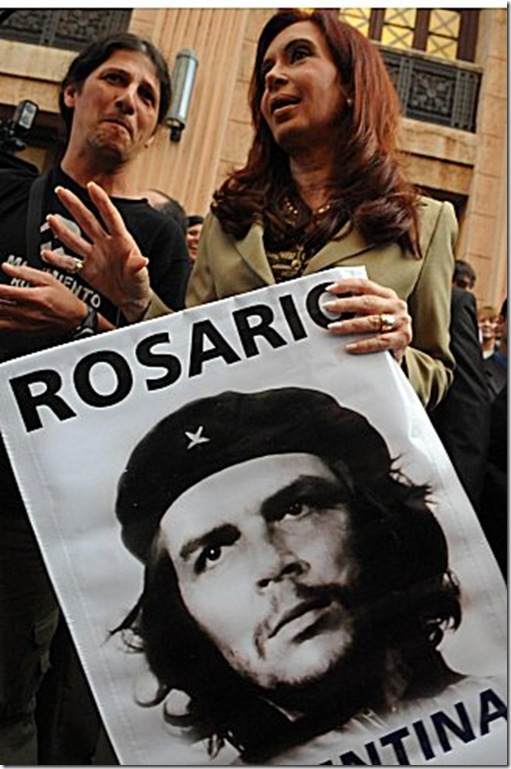 Cristina_Fernandez con cartel del Che Guevara