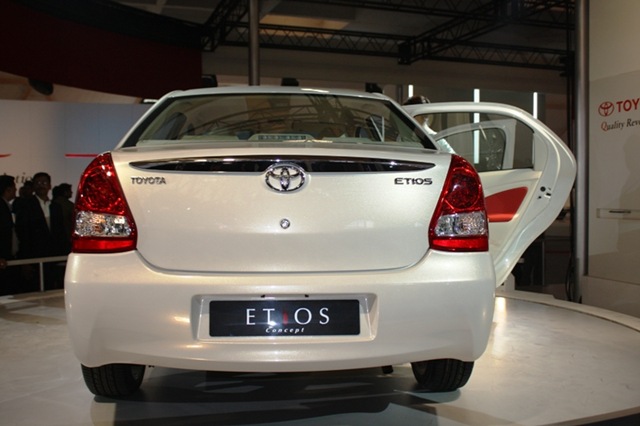 [Toyota Etios Sedan[2].jpg]