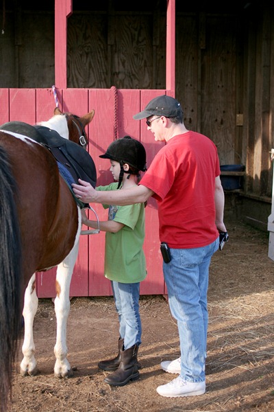 [Horseback riding lesson chloe and dad[2].jpg]