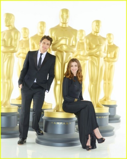 [Oscar-Promo-Pics-Franco-and-Hathaway[3].jpg]