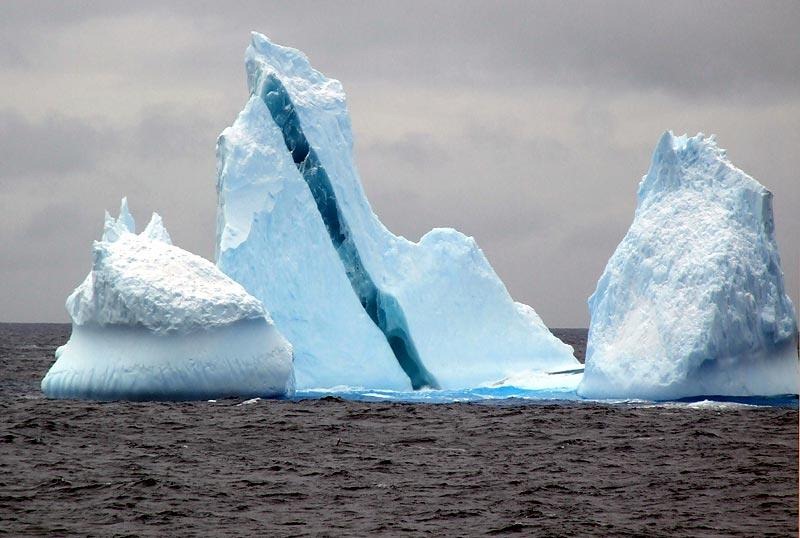 [Striped Icebergs - Amazing Nature Photos (4)[4].jpg]
