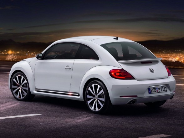 [2012-Volkswagen-Beetle-White-Rear-Side[3].jpg]