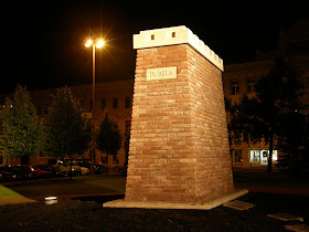 képek, fotók, pictures, bronzszobor, lovasszobor, fényképek,  Szeged, Tóth Béla, posztamens, alapzat, Tóth Dávid, IV. Béla, szobor, szobrász,   Széchenyi tér