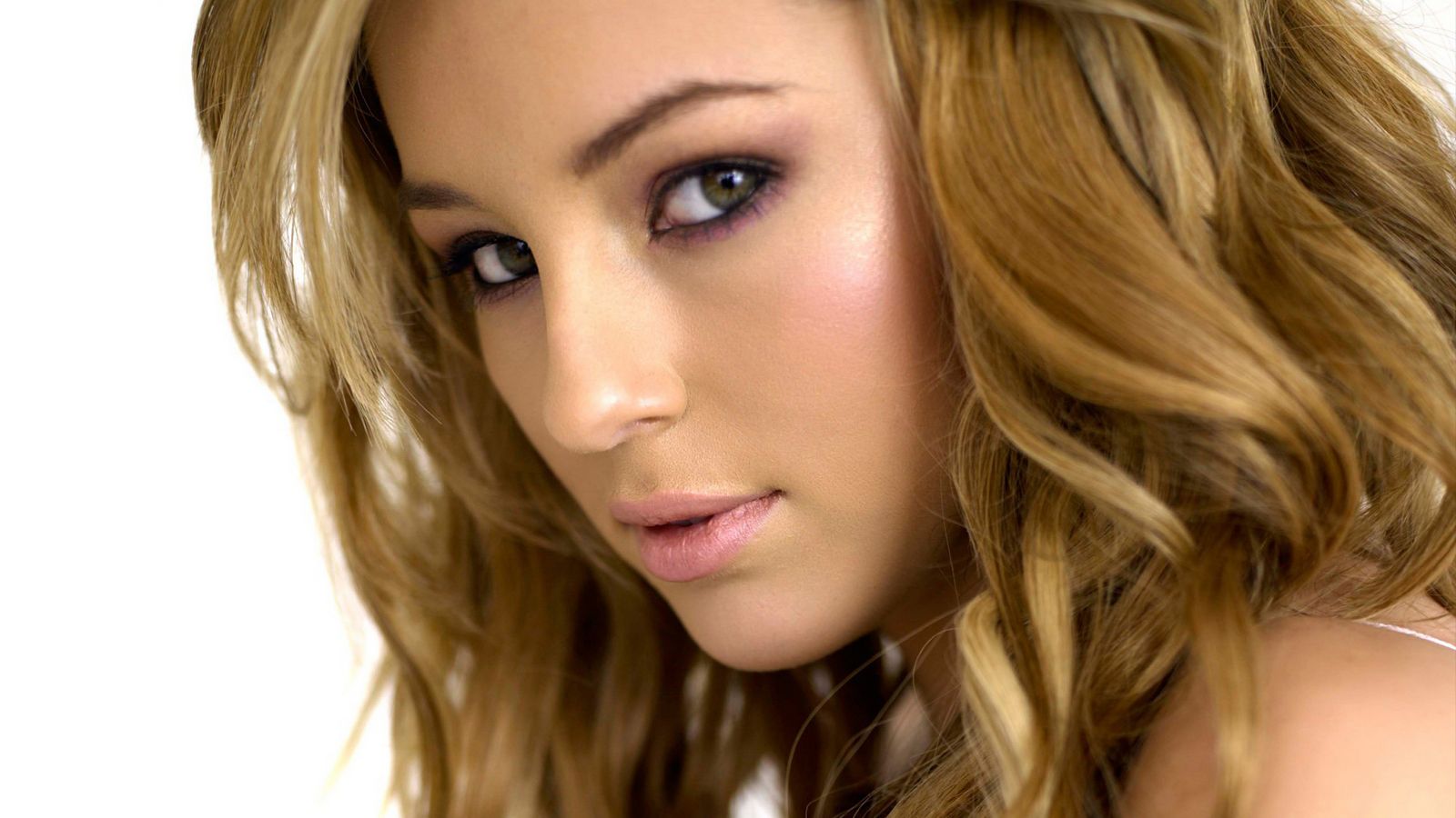 [Amazing-Wide-Screen-Hot-Girls-Wallpapers.jpg]