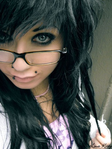 [emo de oculos[3].jpg]