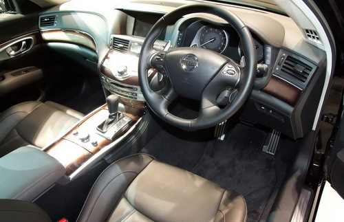 Interior Nissan Fuga