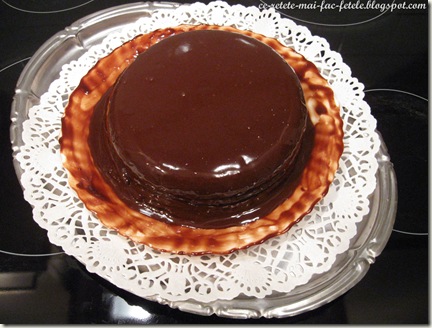 Tort Suprem de Ciocolată - uniformizam crema