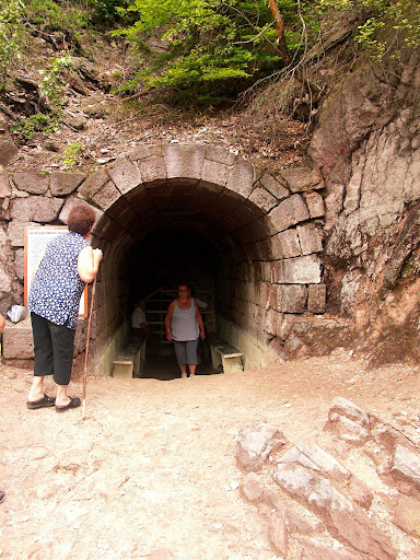 a Torjai-Büdös kénes-barlang...