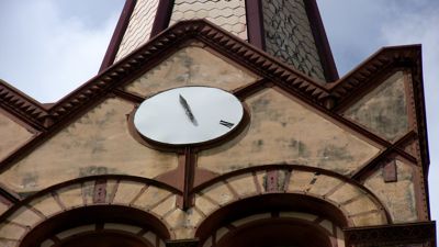 07-church-clock.jpg