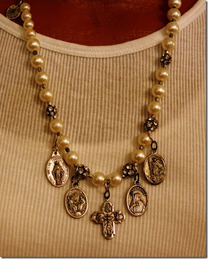 more necklaces 081