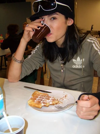 Image search at PicPoke.com