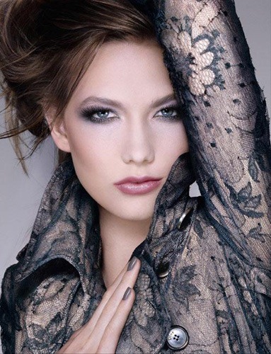 [Dior-Spring-2011-Avenue-Montaigne-Makeup-Collection-promo[3].jpg]