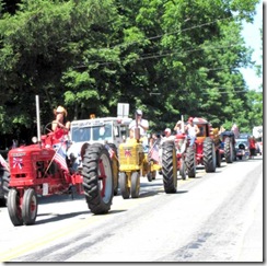 4th july parade tractors