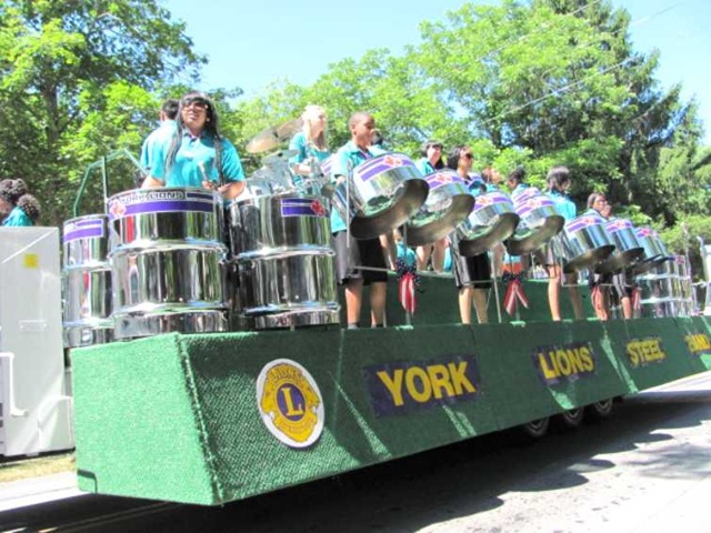 [4th of july parade steel band2[2].jpg]