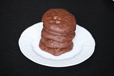 photo of a stack of five cookies on a plate