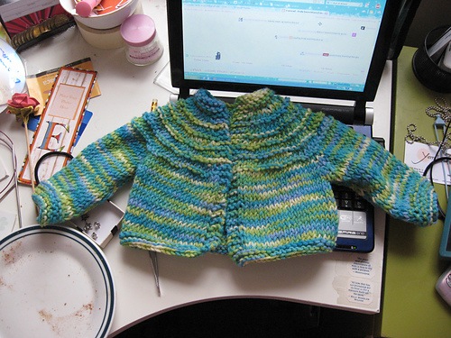 [babysweater[3].jpg]