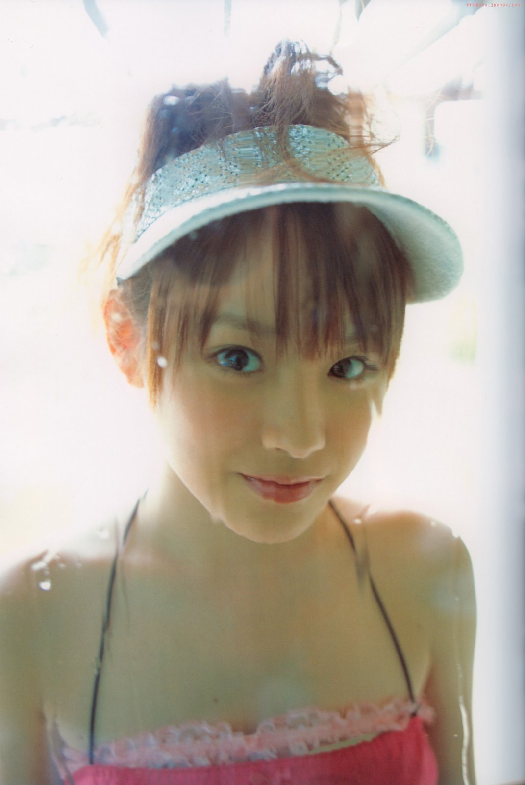 [PhotoBook_Takahashi.Ai_Wata-Ame_036.jpg]