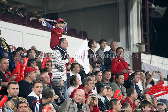 UEFA Champions League 2010/11. CFR Cluj - FC Basel 2-1 // Un alt suporter alb-vişiniu