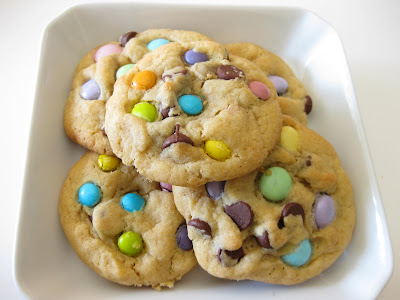 photo of a plate of springtime chocolate chip cookies