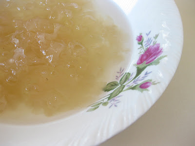 close-up photo of a bowl of white fungus soup