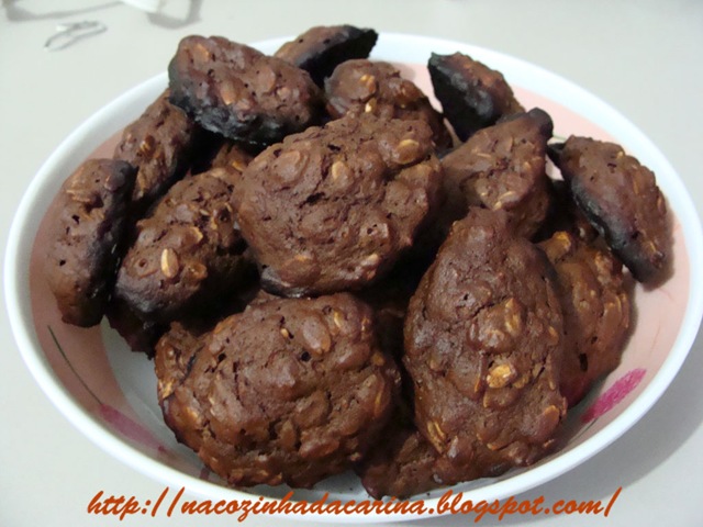 [cookies-diet-de-aveia-e-chocolate[3].jpg]