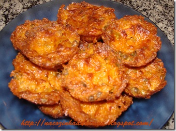 bolinho-de-macarrão bolinho-de-macarrão