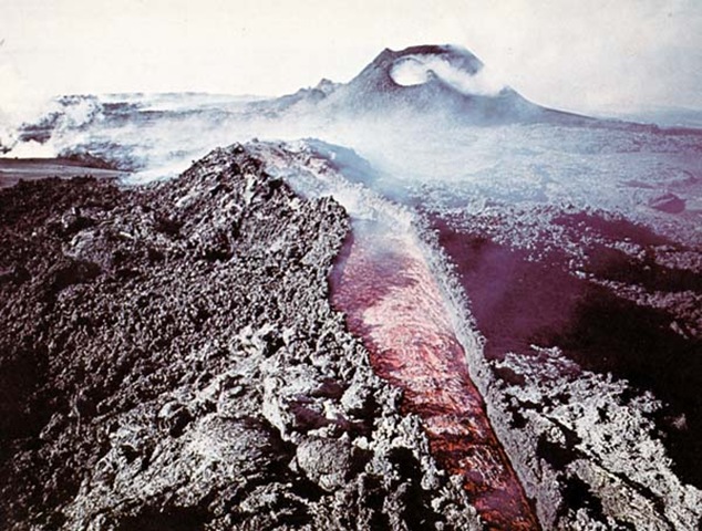 Il Potere Della Fantasia Etna 1971 la tipica eruzione effusiva