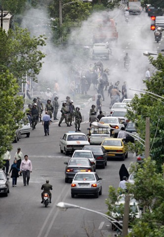[Iran-Election-Aftermath-I-004[3].jpg]