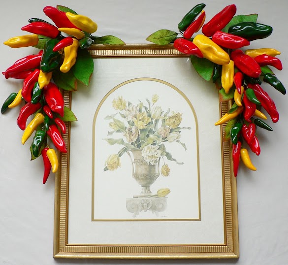Chili Pepper Kitchen Decorating Themes / Red chili pepper decorations for the kitchen | Explocion ... - Chili pepper decor, hot pepper pattern pot holder, chili pepper lover gift, housewarming gift, baker gift, chili pepper kitchen decor.