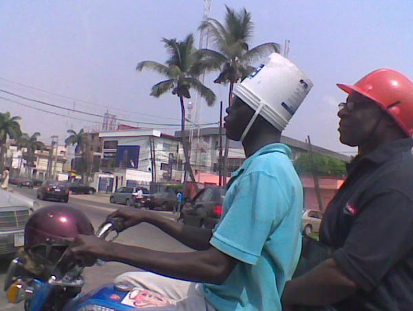Photos that need no words to laugh - Bucket helmet