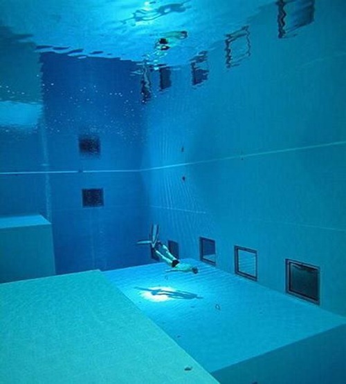 Conheça a piscina mais profunda do mundo