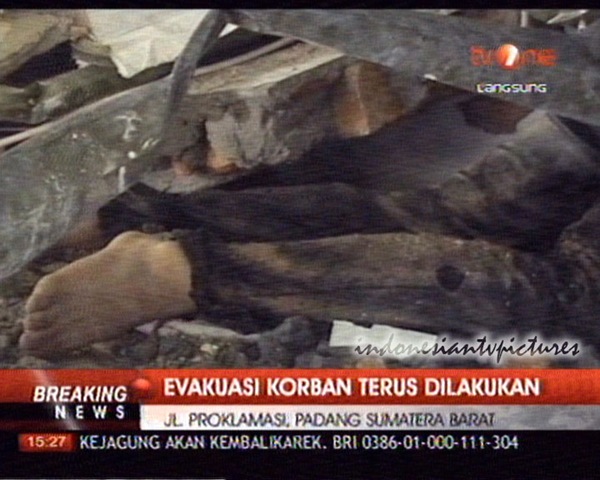 [WestSumatraEarthQuake53.jpg]