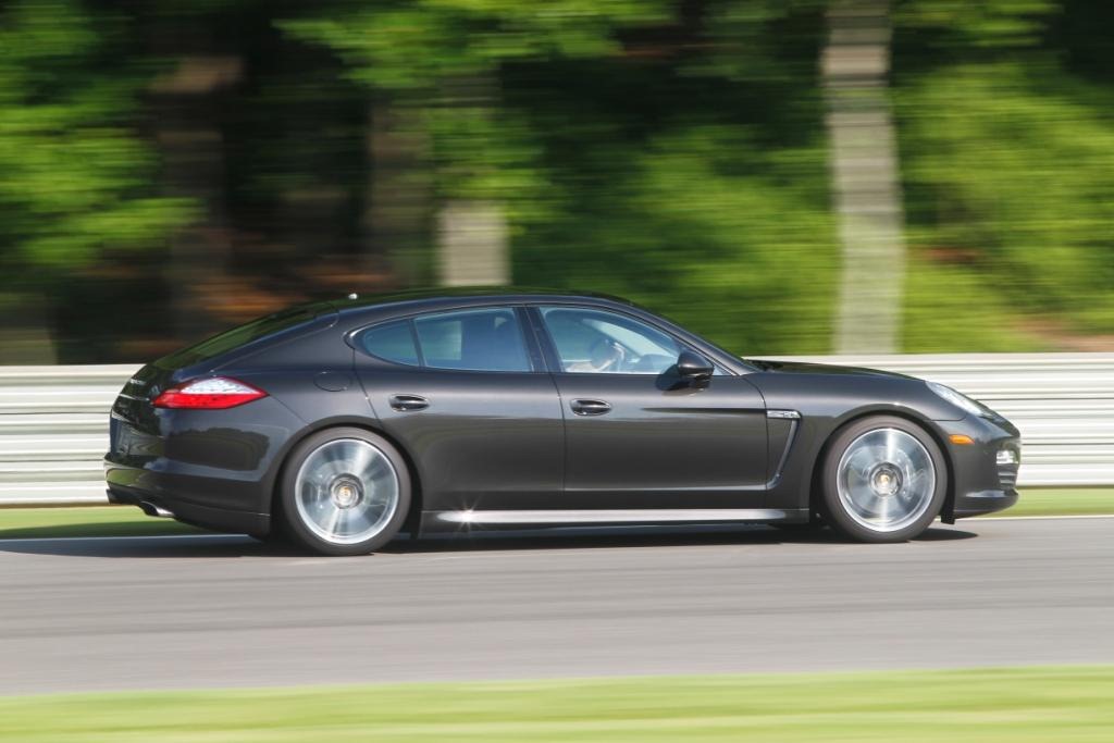 [Panameraperfil8.jpg]