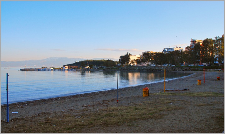 Πλαζ Κουρέντη ,στο κέντρο τις Χαλκίδας ……Kourenti beach in the center of Chalkis