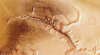 Echus Chasma, mostrando la región ampliada