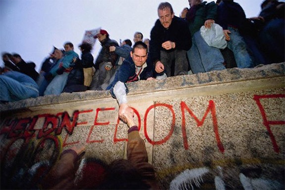 [Berlin Wall Freedom[5].jpg]