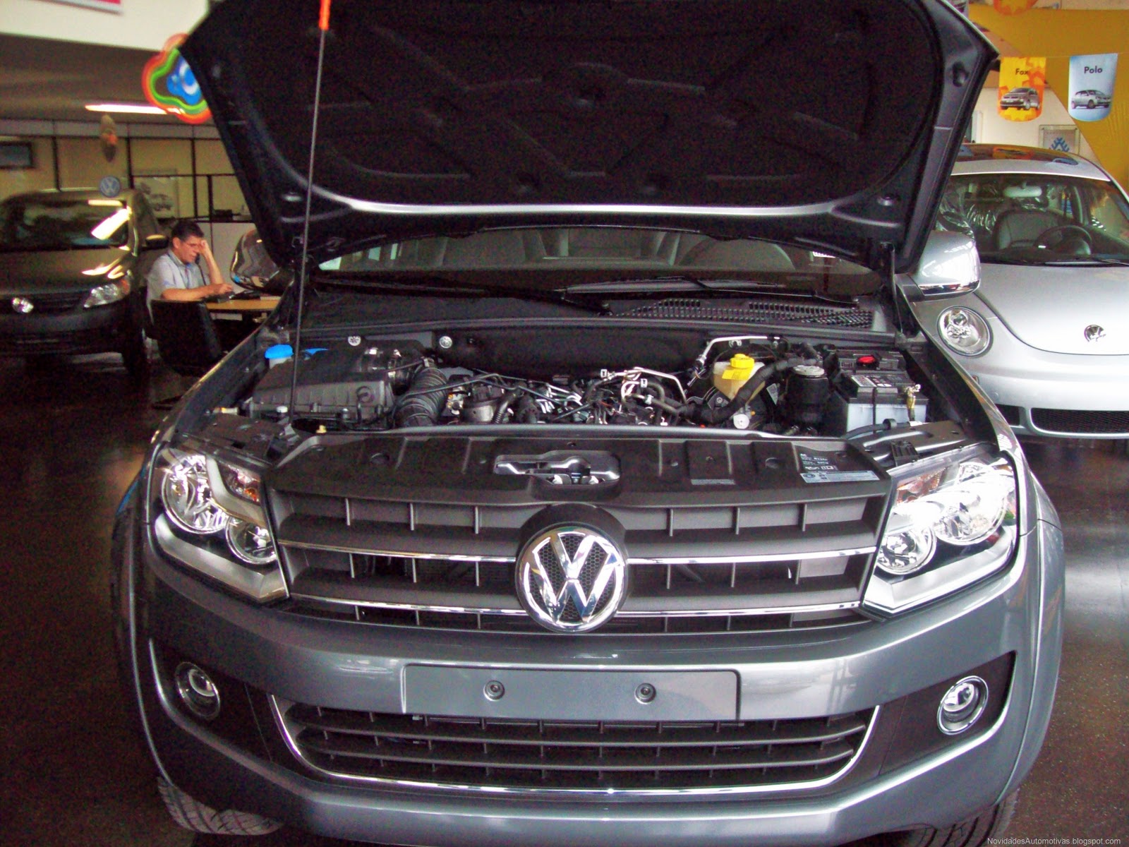 [Nova Volkswagen Amarok 4x4 2011 higline trendline (1)[4].jpg]