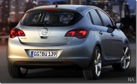 2010-Opel-Astra-4