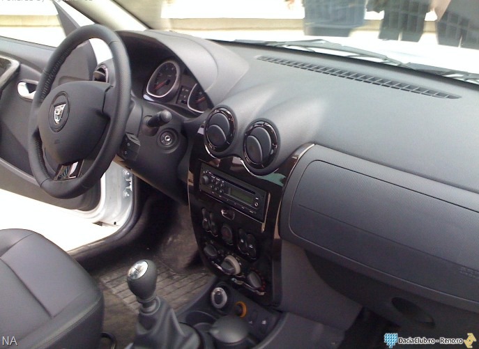 [Dacia Duster interior[6].jpg]