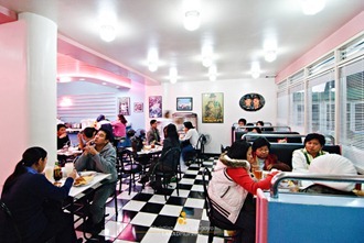 50's Diner Bright Interiors