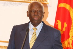 [jose eduardo dos santos presidente de angola 2011[4].jpg]
