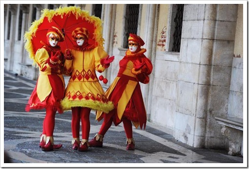 Carnevale 2011 - foto il martedi grasso a venezia - maschera ed erotismo5