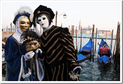 Carnevale 2011 - foto il martedi grasso a venezia - maschera ed erotismo4