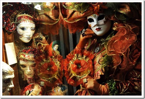 Carnevale 2011 - foto il martedi grasso a venezia - maschera ed erotismo8