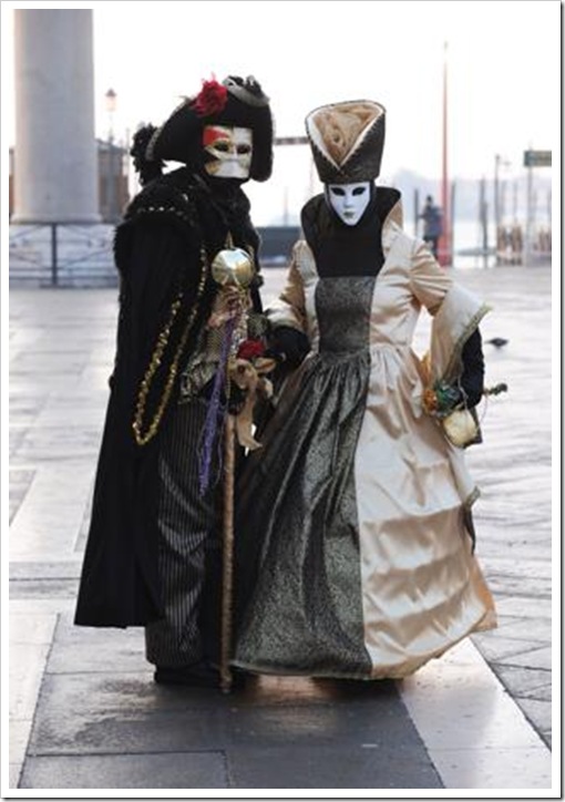 Carnevale 2011 - foto il martedi grasso a venezia - maschera ed erotismo10
