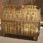 Relicario siglo XII madera, cobre y esmaltes.jpg