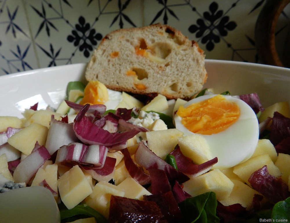 [salade mache, betteraves, carmine, fromages, oeuf 2[10].jpg]