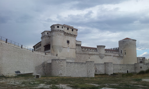 Castillo De Los Duques De Alburquerque