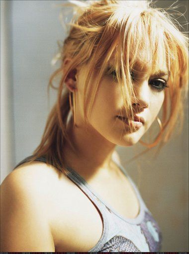 Hilary Duff, , hot japanese girls, hot japanese models, cute japanese models, hot asian girls, sexy japanese girls, hot sexy Celebrity video Photos Pics Wallpapers